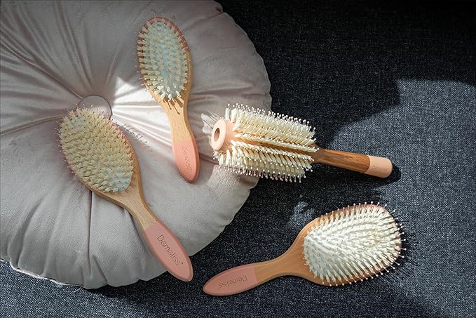 Demeliss Beauty - Blow-Drying Brush